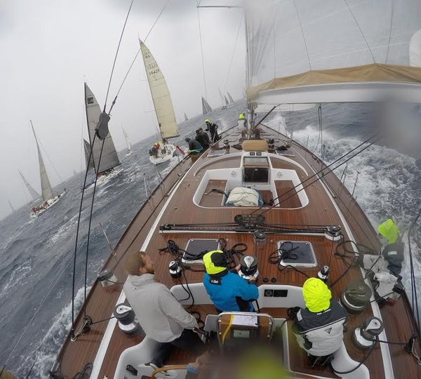 SY FAR II KIND - Under sail