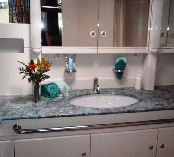 SY FLYING MAGIC -  Bathroom