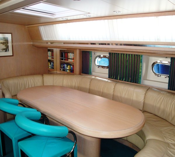 SY FLYING MAGIC -  Salon Dining Table