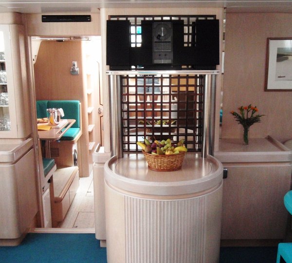 SY FLYING MAGIC -  TV area in Salon