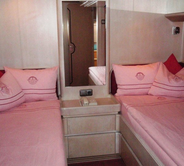 SY FLYING MAGIC -  Twin Cabin