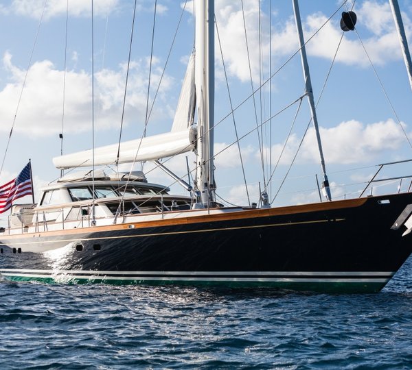 SY MARAE - Starboard view