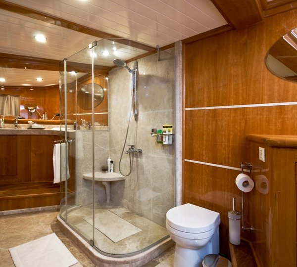 SY SILVER MOON - Spacious ensuite