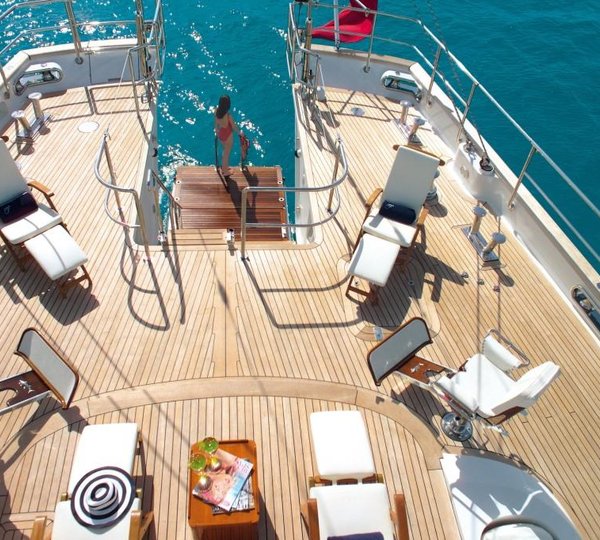 SY SPIRIT OF THE CS - Aft deck