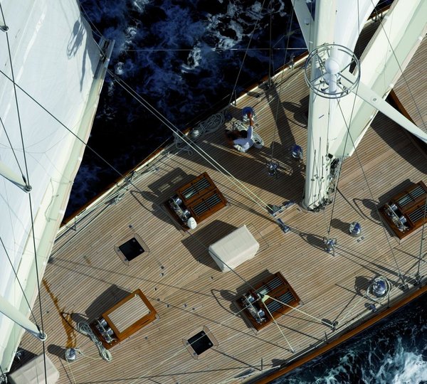 SY THIS IS US (ex Skylge) - mast view