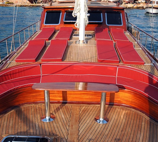 SY WHYNOT 1 - Bow seating