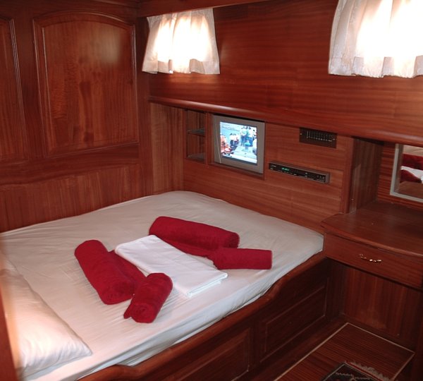 SY WHYNOT 1 - Guest cabin