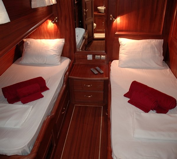 SY WHYNOT 1 - Guest twin cabin