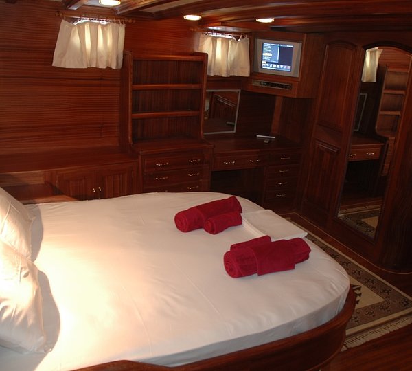 SY WHYNOT 1 - Master cabin 2