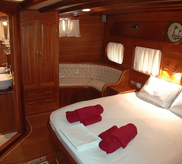 SY WHYNOT 1 - Master cabin