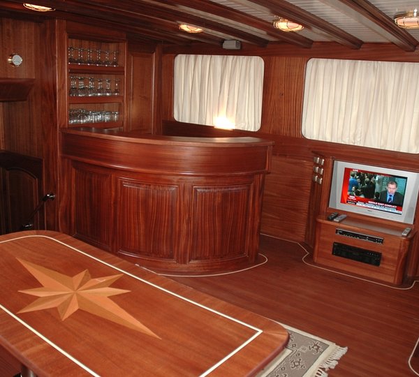 SY WHYNOT 1 - Salon and bar 2