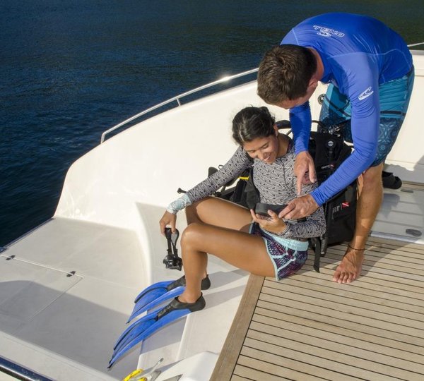 SY ZINGARA - Large transom