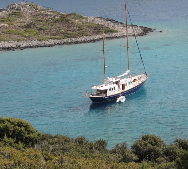 SYNOSTROMO - Anchored