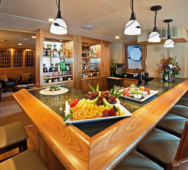 Safari Explorer - The Bar