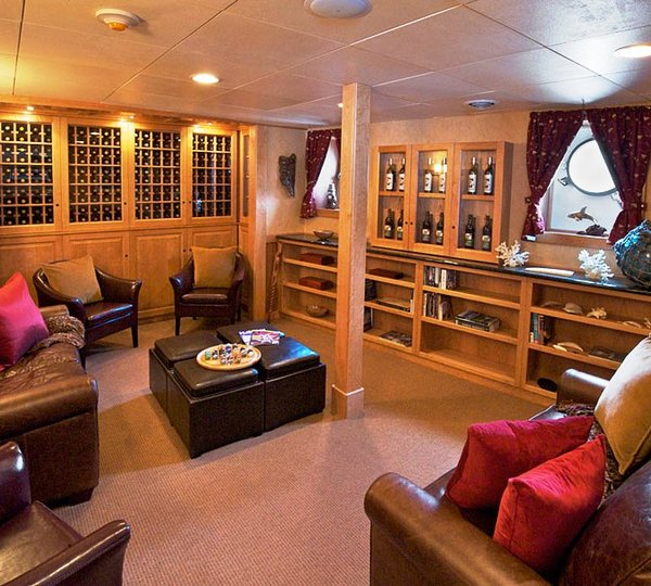 Safari Explorer - The Main Saloon