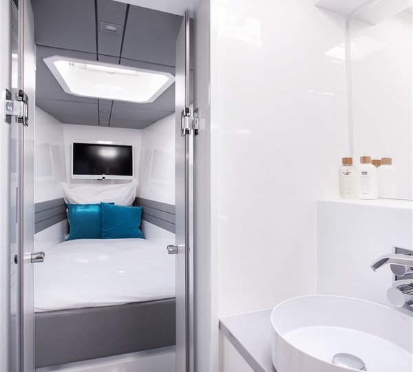 Sail Cat MAVERICK - Forepeak Cabin