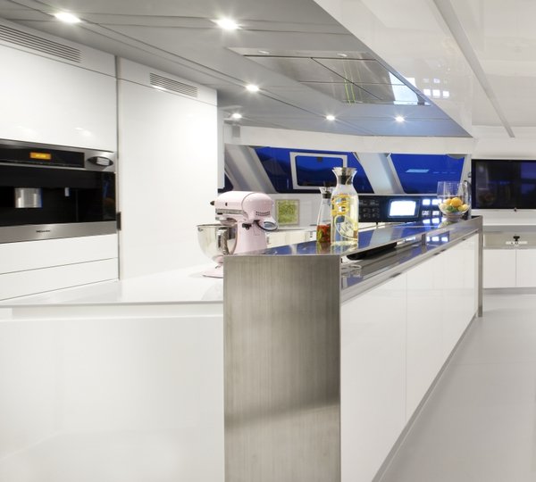 Sail Cat MAVERICK - Salon