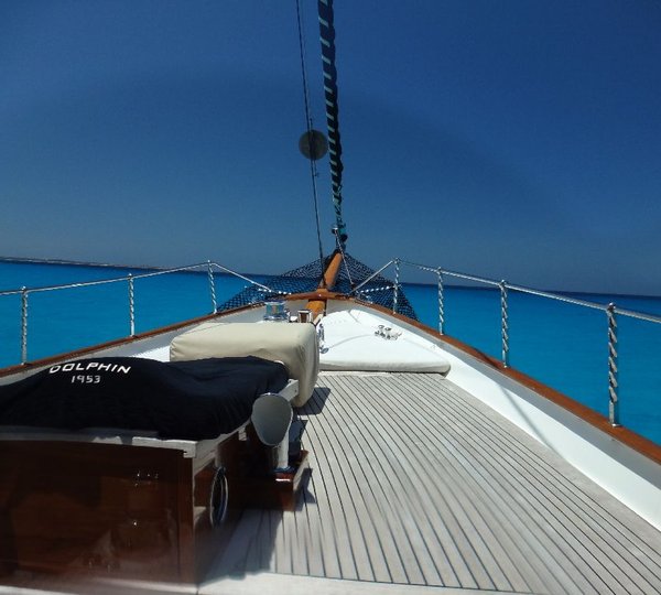 Sail Yacht DOLPHIN - Foredeck