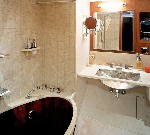 Sail Yacht DOLPHIN - Guest Ensuite