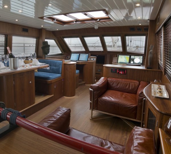 Sail Yacht DOMICIL -  Main Salon