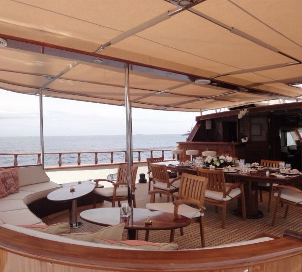 Sail Yacht DON CHRIS - Aft Deck al Fresco Dining