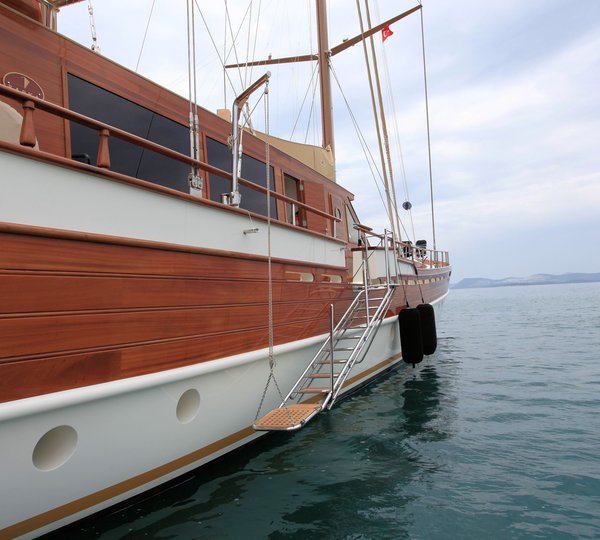 Sail Yacht DON CHRIS - Boarding Ladder