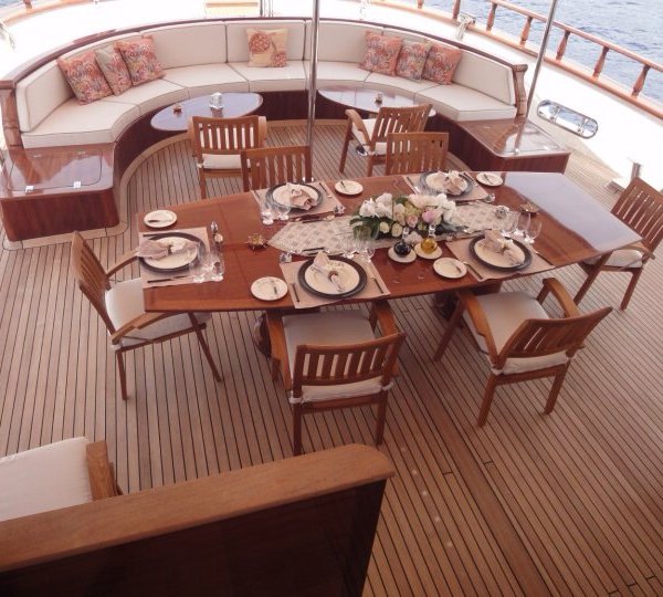 Sail Yacht DON CHRIS - Dining detial