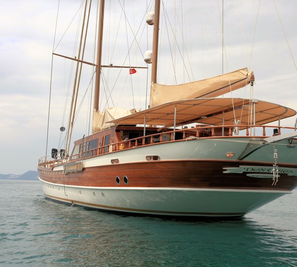 Sail Yacht DON CHRIS - Stern