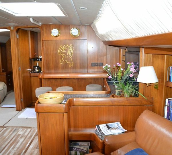 Sail Yacht LETIZIA -  Salon