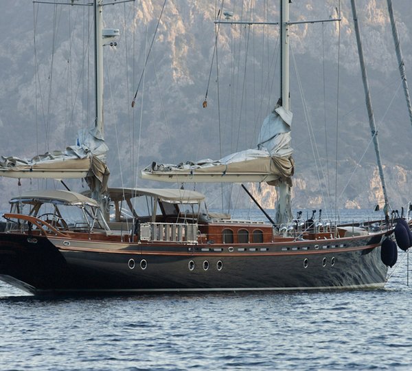 Sail yacht ILIOS -  At Anchor