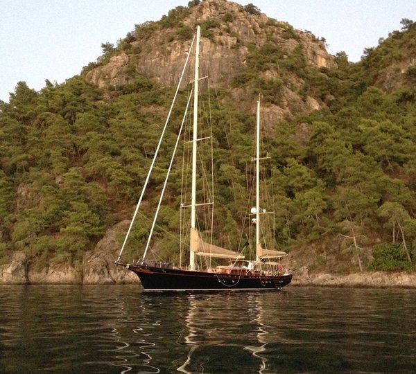 Sail yacht ILIOS -  Relaxing at anchor