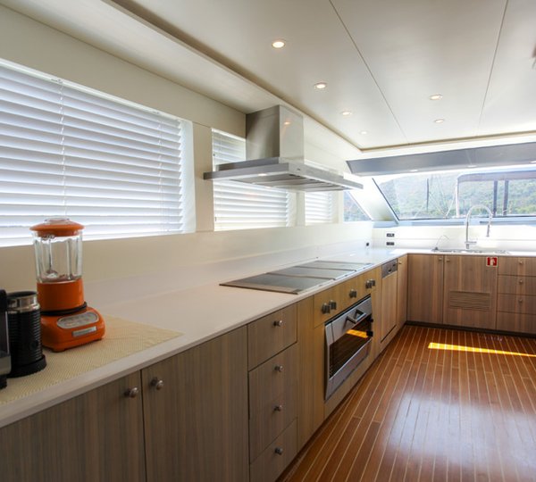 Sail yacht L'AQUILA - Galley