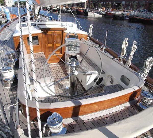 Sail yacht LADY ANN -  Cockpit