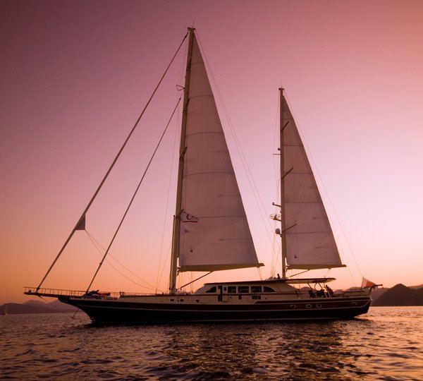 Sailing Yacht DAIMA - Sunset