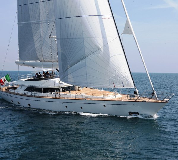 Sailing Yacht Fivea