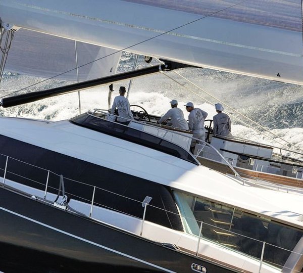 Sailing Yacht Kokomo III - Flybridge Whilst Sailing