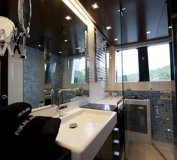 Sailing yacht AKALAM Bathroom