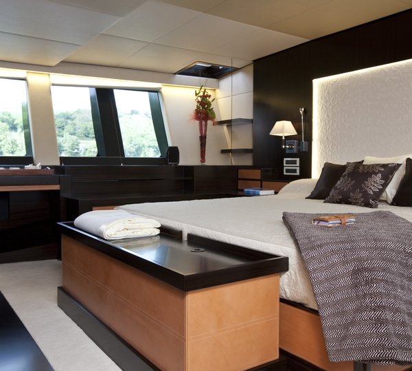 Sailing yacht AKALAM Master Cabin