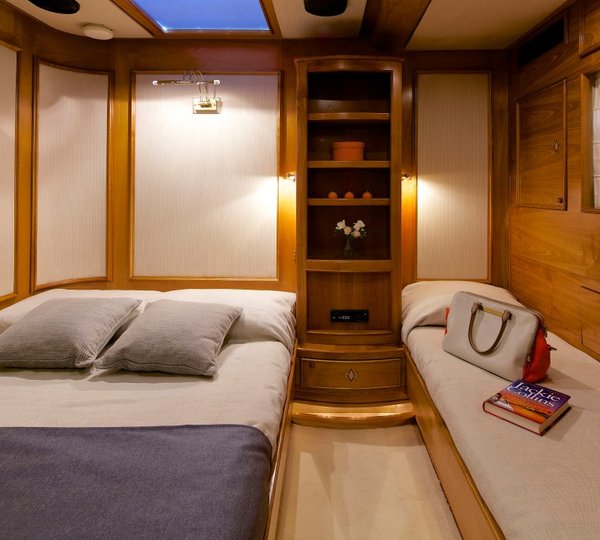 Sailing yacht AMADEUS - Double Cabin