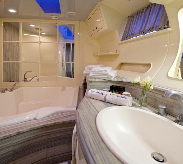Sailing yacht AMADEUS - Master Ensuite