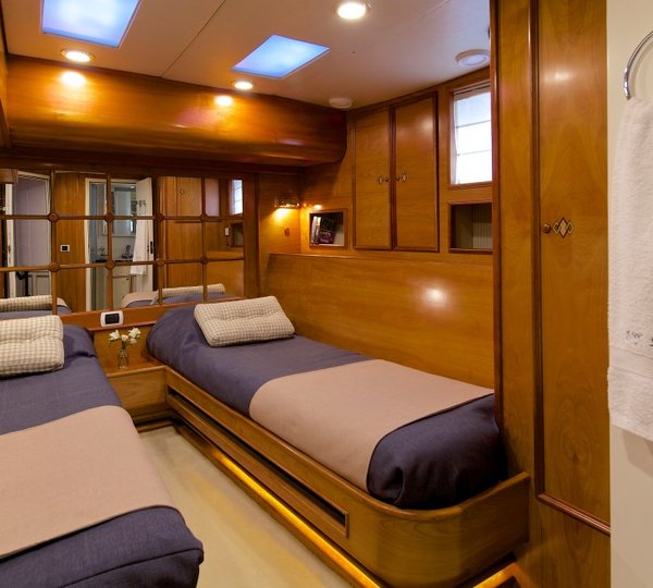Sailing yacht AMADEUS - Twin Cabin
