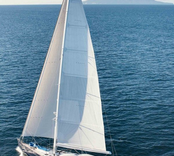 Sailing yacht Antares III sailing