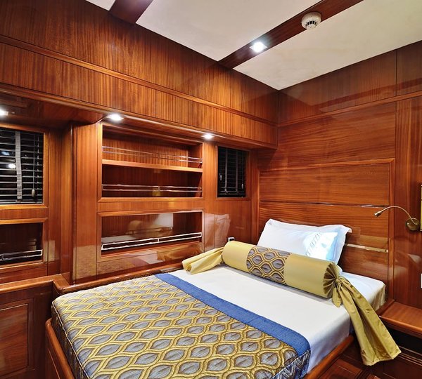 Sailing yacht GLORIOUS -  Double Cabin