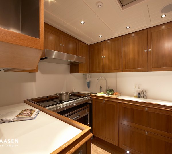Sailing yacht LIONHEART - Galley