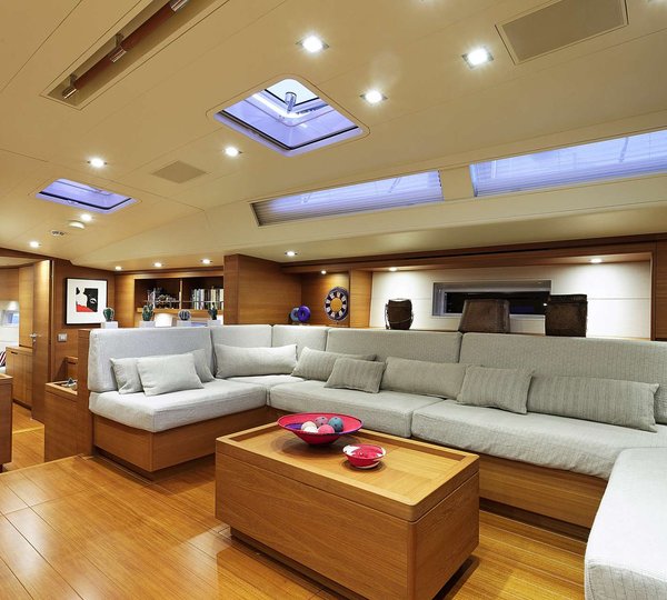 Sailing yacht MRS MARIETTA CUBE - Main Salon