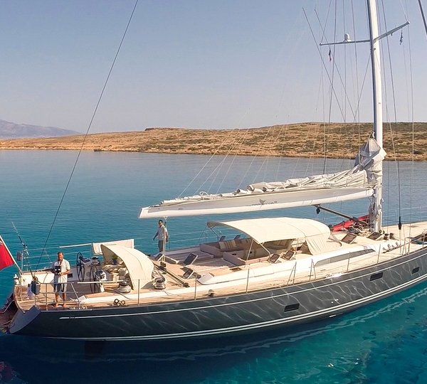 Sailing yacht MRS MARIETTA CUBE - Main