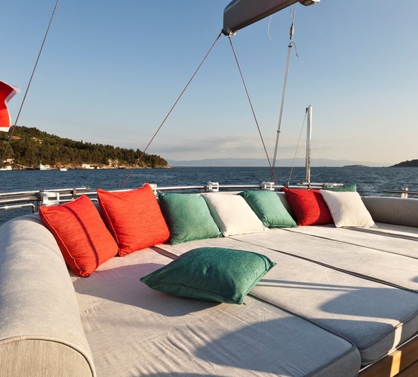 Sailing yacht Merlin - Aft Deck Lounging