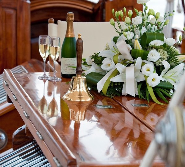 Sailing yacht Oriander - Detail 2