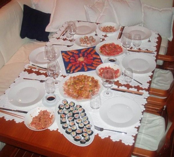 Sailing yacht PLUM -  Dining Table