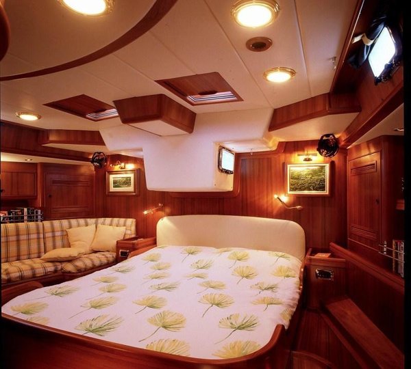 Sailing yacht PLUM -  Master Cabin